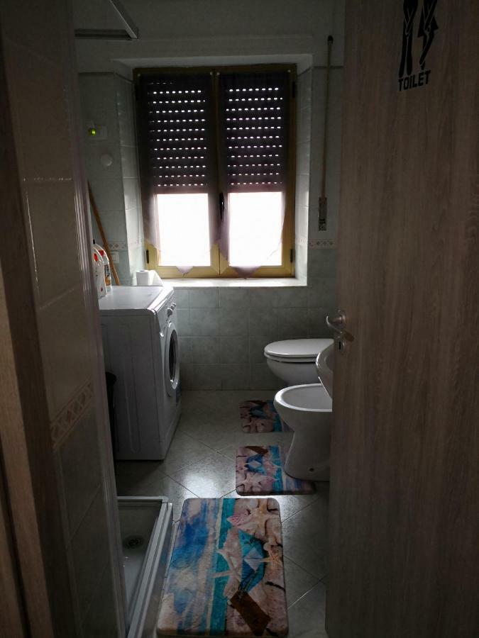 Apartamento A Casa Di Rossano E Rossella Carbonia Exterior foto